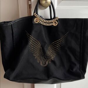 Victoria’s Secret Fashion Show 2025Black Tote Bag with Gold Chain Detail